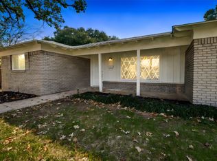4820 Briarwood Ln, Fort Worth, TX 76103