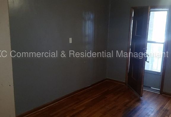 4th image of 3915 Norledge Ave