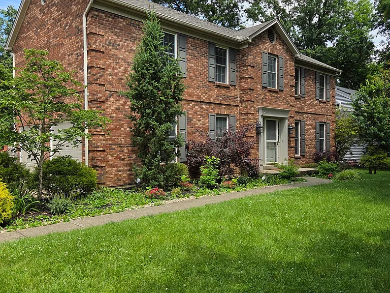 4614 Woodland Dr — Photo 2