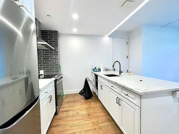 4th image of 115 Stanwix St APT 204
