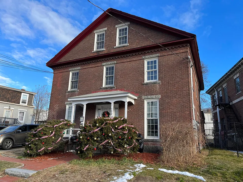 122 Elm St #2