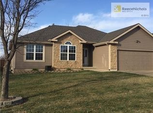 1765 Finch Dr, Tonganoxie, KS 66086