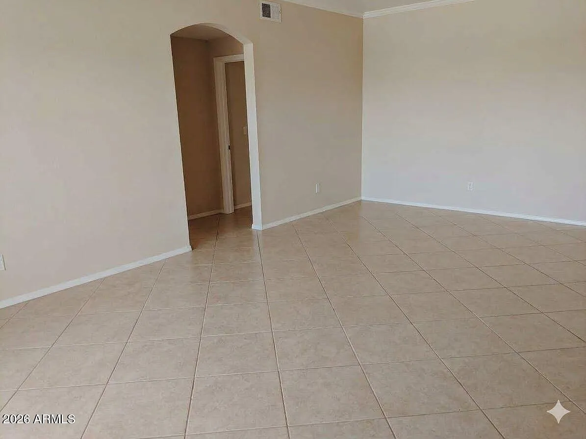 1 bed, 1.0 bath, 684 sqft, $1,300 — Photo 3