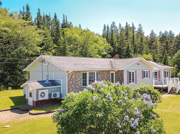 1230 Veterans Memorial Dr, Arichat, NS B0E 1K0