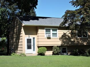 8 Brookwood Dr, Bethel, CT 06801