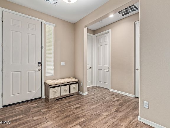 4th image of 520 E ZION Place