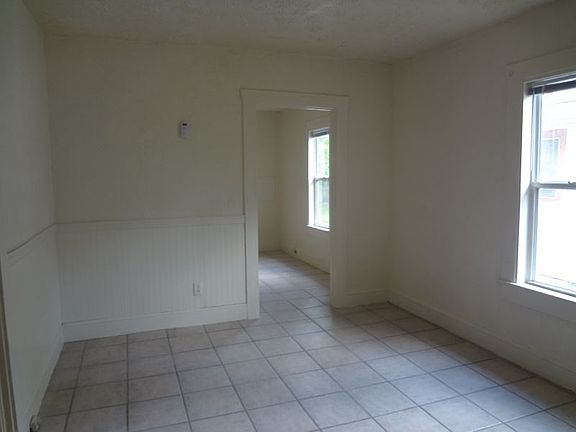 3rd image of 3706 N Davis St