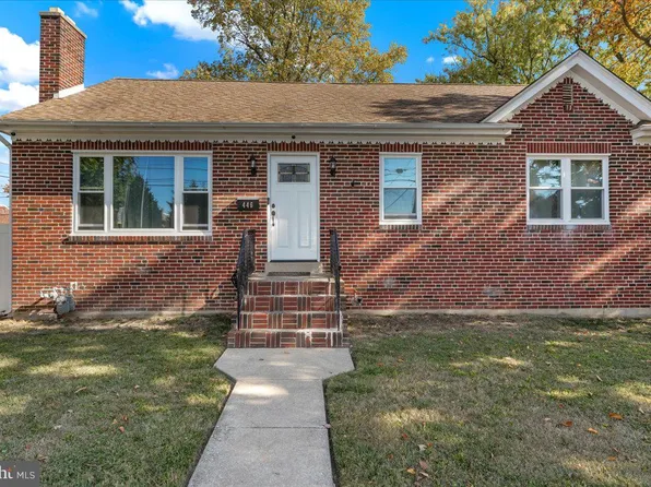 446 Edgewood Ave, Folsom, PA 19033
