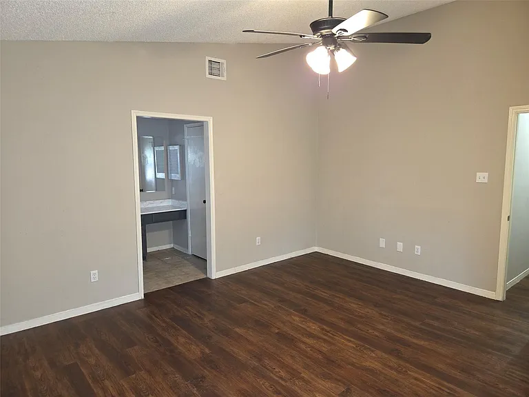 6303 Gladewell Dr — Photo 16