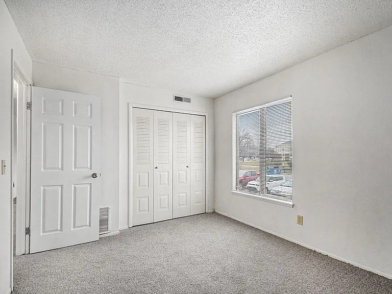 Normandy Village Apartments — Photo 27