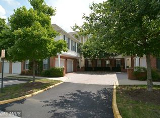 25240 Lake Shore Sq UNIT 102, Chantilly, VA 20152