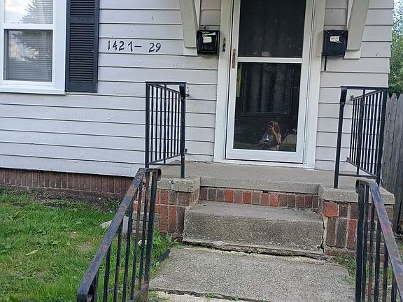 3rd image of 1427 Royalton Rd