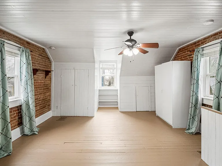 1003 N Benton Ave — Photo 16