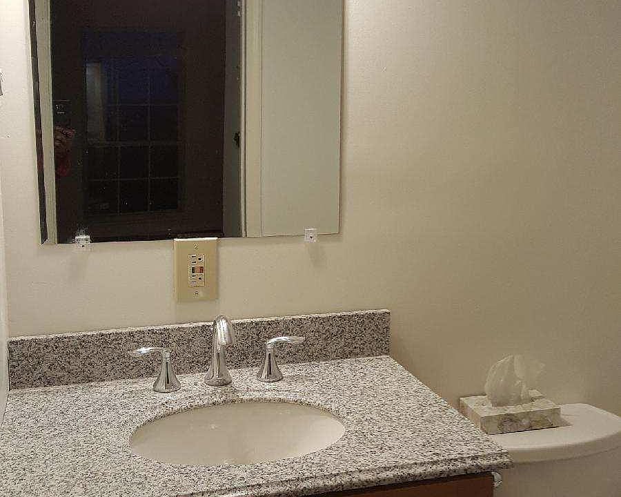 2nd image of 905 Meade St APT 6