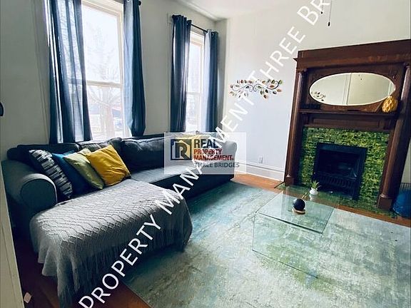 4th image of 2219 McNair Ave #1F