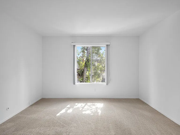960 Shorepoint Ct #306 — Photo 13