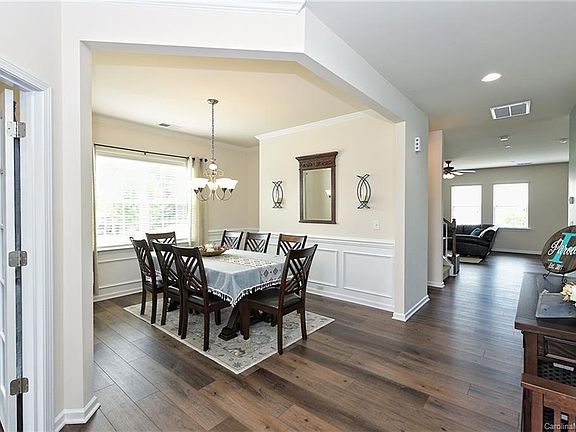 3rd image of 6068 Piscataway Ct