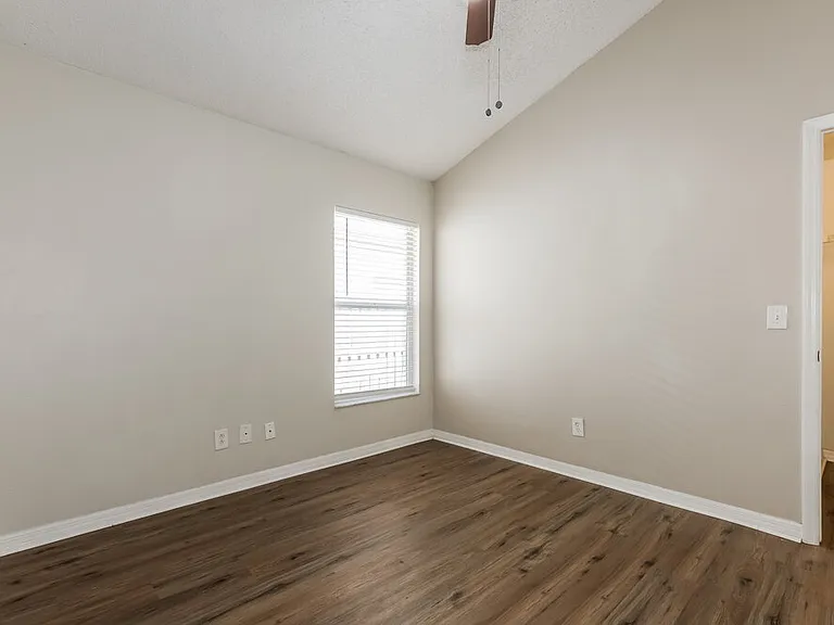 1505 Scotch Pine Dr — Photo 13