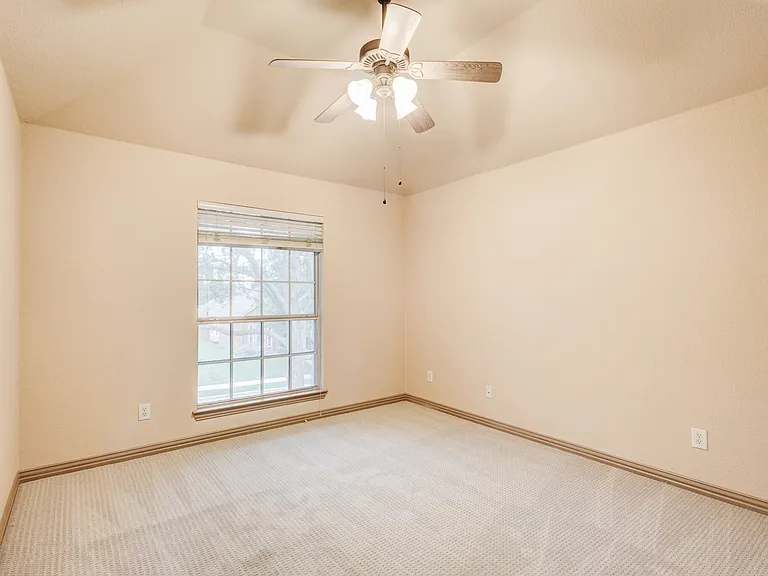 2010 Vista Dr — Photo 13