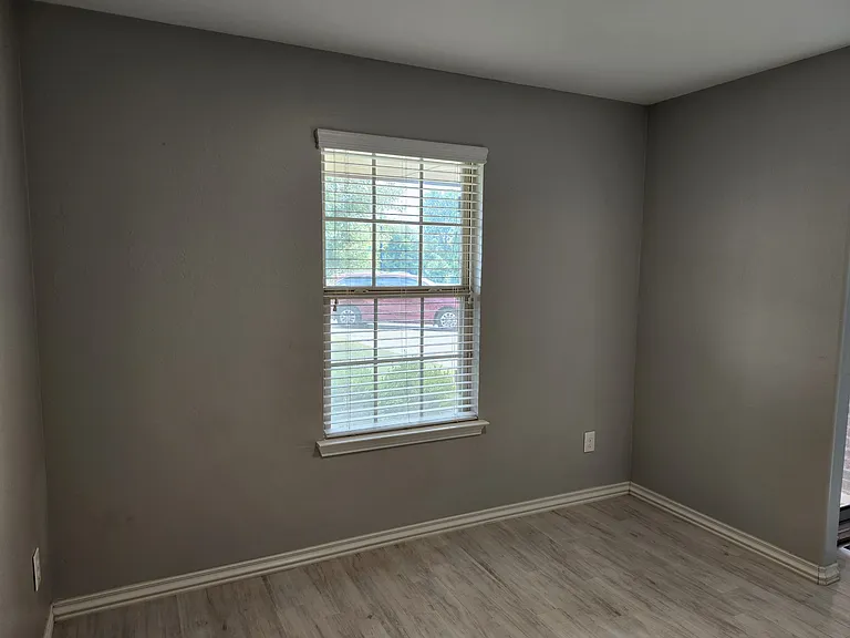 7345 NW 148th St — Photo 3