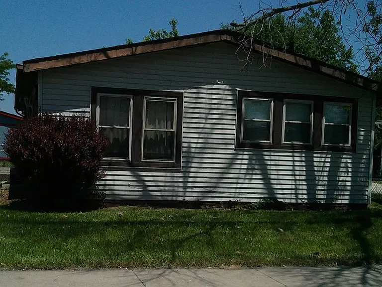 2241 Astor St — Photo 1