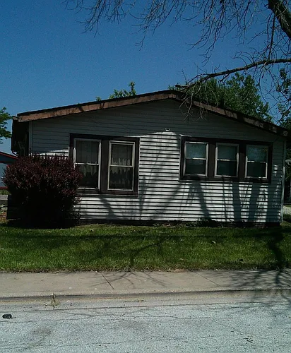 2241 Astor St Photo 1