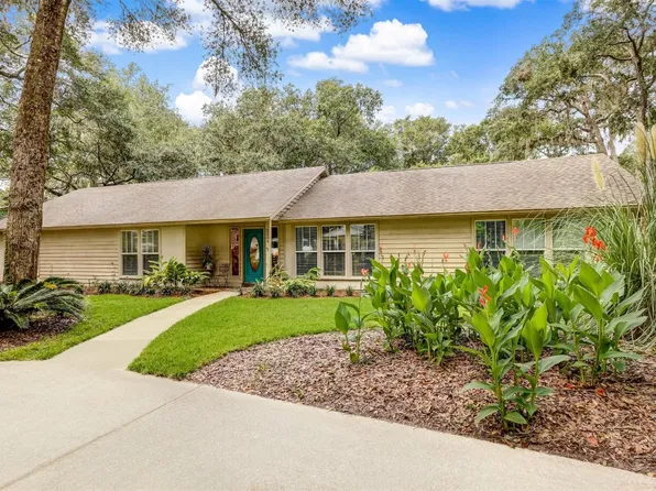 2404 Los Robles Dr, Fernandina Beach, FL 32034