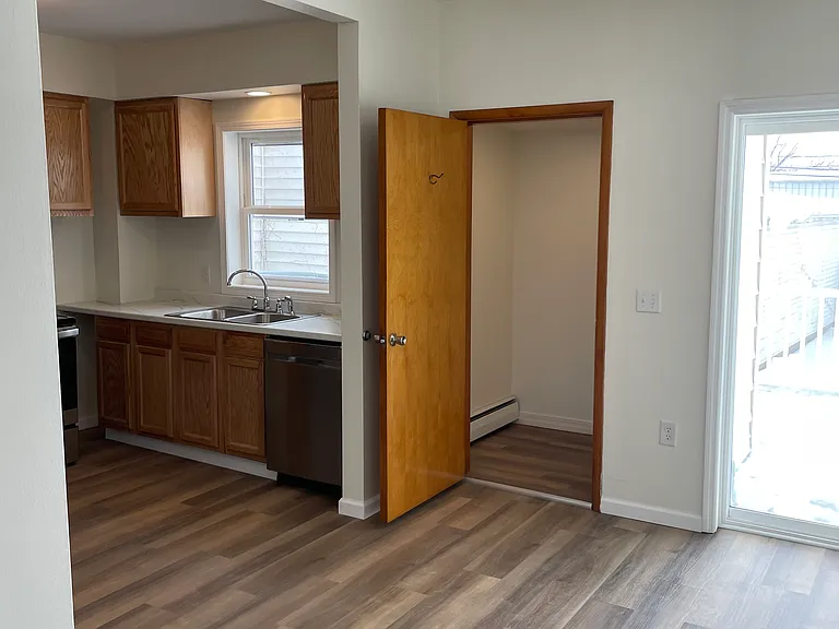 128 Main St — Photo 17