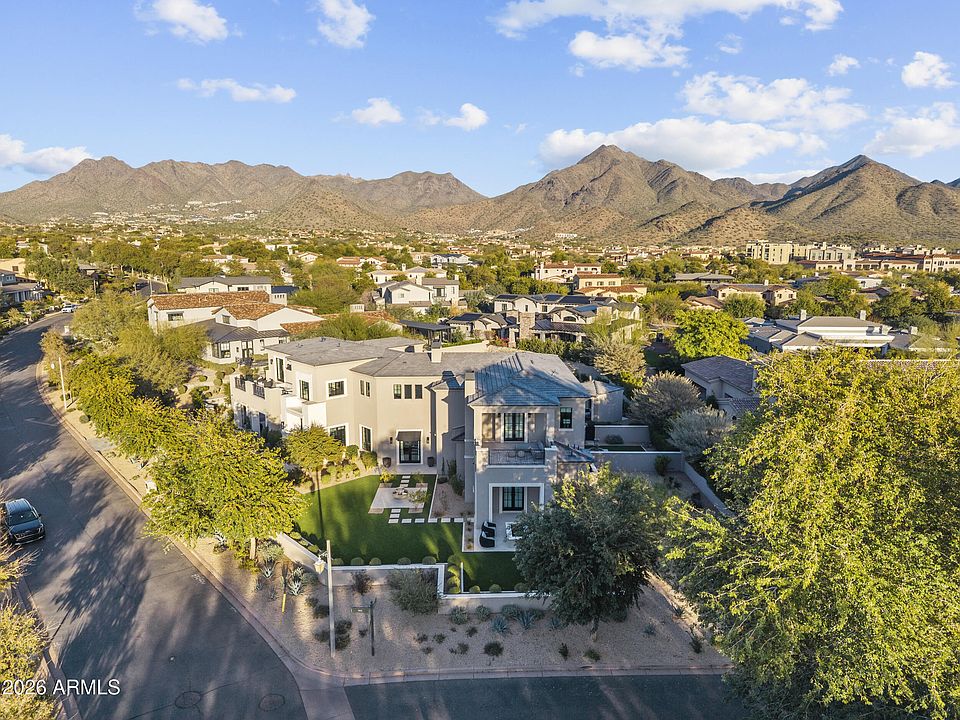 パイプハウス The Castle: A Luxury Compound - Houses for Rent in Lake Havasu