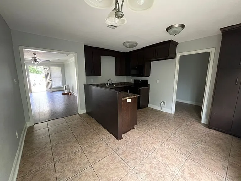 120 Laurelwood Ct — Photo 3