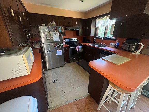 4th image of 343 Old Bedford Rd