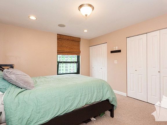 3rd image of 3902 N Pine Grove Ave #802