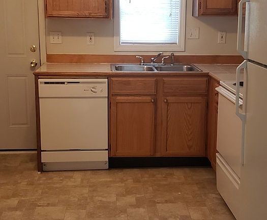 3rd image of 4737 Craig Ln