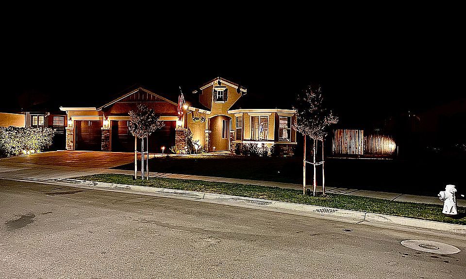 1st image of 1032 W Blackbird Dr