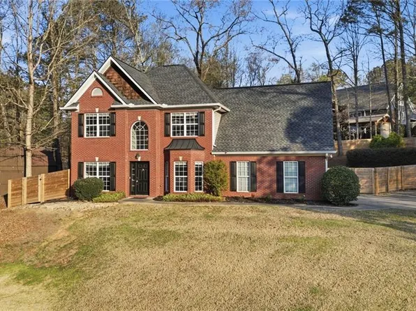 27 Meadows Ct, Dawsonville, GA 30534