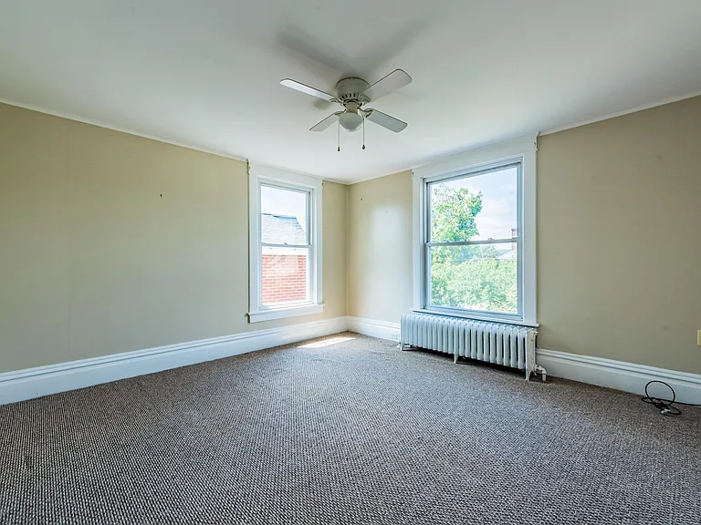 530 Foster St — Photo 7