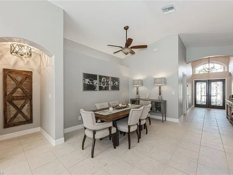2438 Butterfly Palm Dr — Photo 4