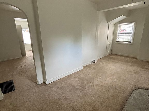 4th image of 207 Kearsarge St #1