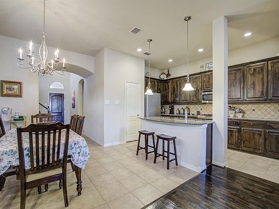 4th image of 308 Eastland Dr