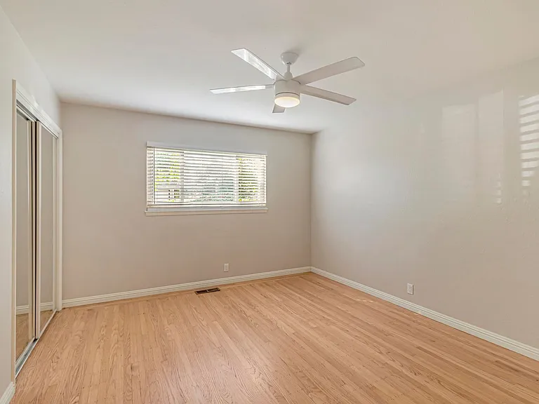 2141 Deodara Dr — Photo 8