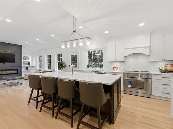 2nd image of 4 Aerial St