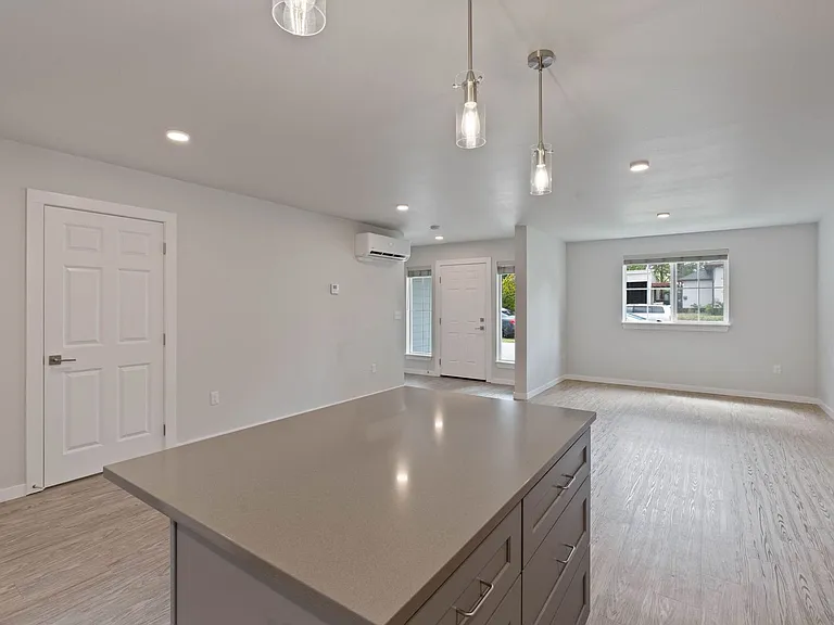 Wall Street Townhomes — Photo 14