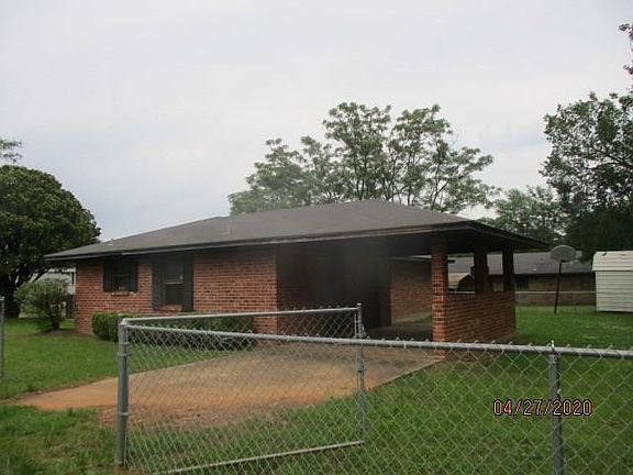3rd image of 221 Teal St