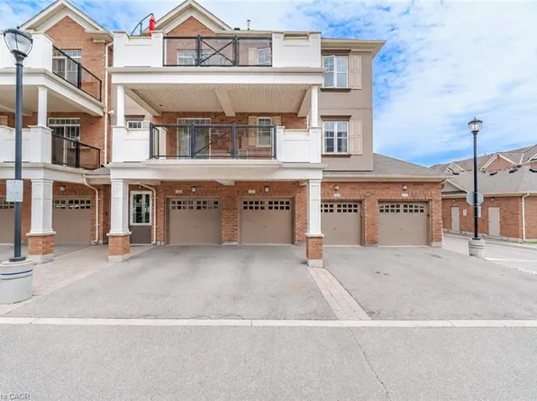 269 Georgian Dr #311, Oakville, ON L6H 0L1
