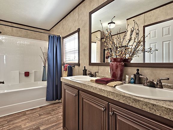 5th image of 5821 Arcadia Cir