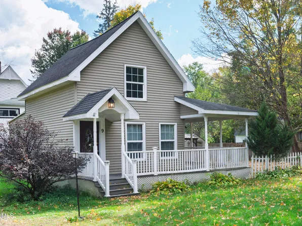 9 Haven Avenue, Round Lake, NY 12151