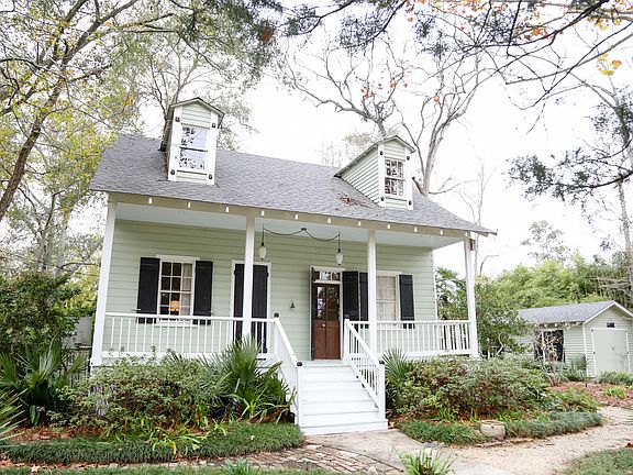 2nd image of 302 Marigny Ave