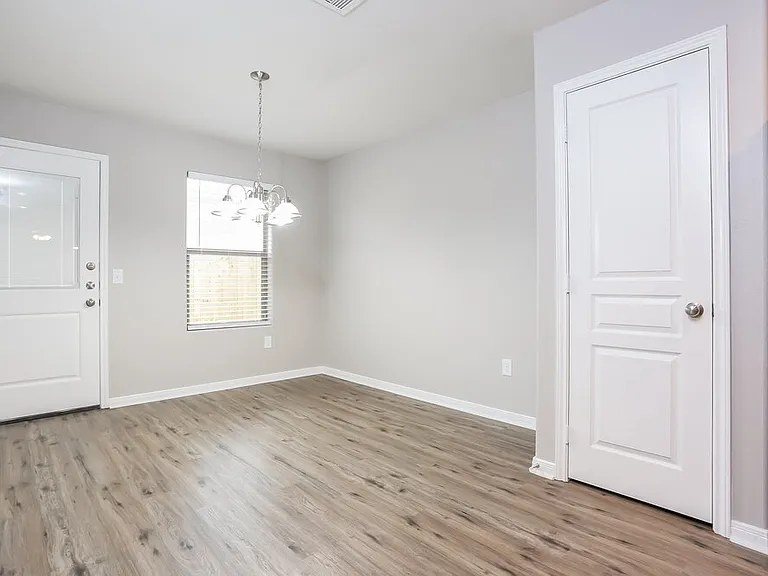 9927 Sanders Rose Ln — Photo 5