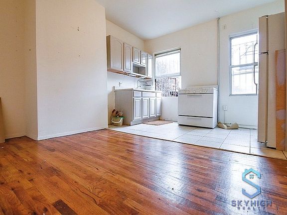 5th image of 699 Flushing Ave #2C