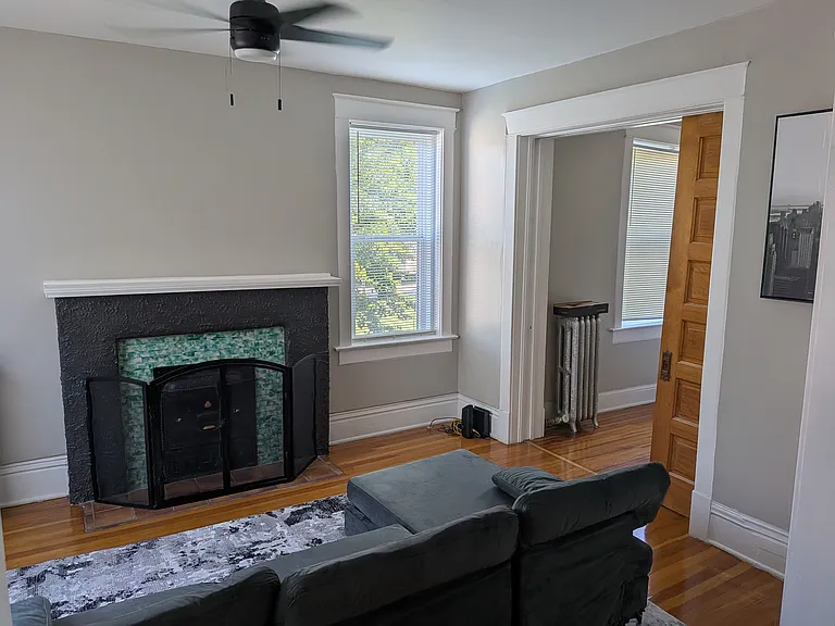 1011 Brooklyn Ave #1S — Photo 15